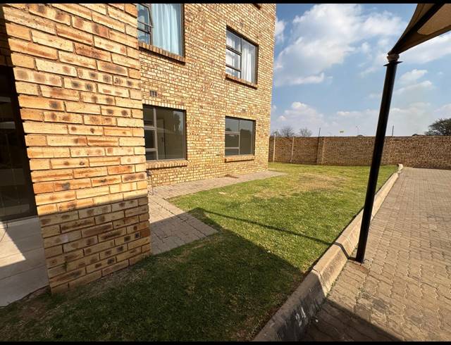 3 BEDROOM FLAT FOR SALE IN WALDRIFT